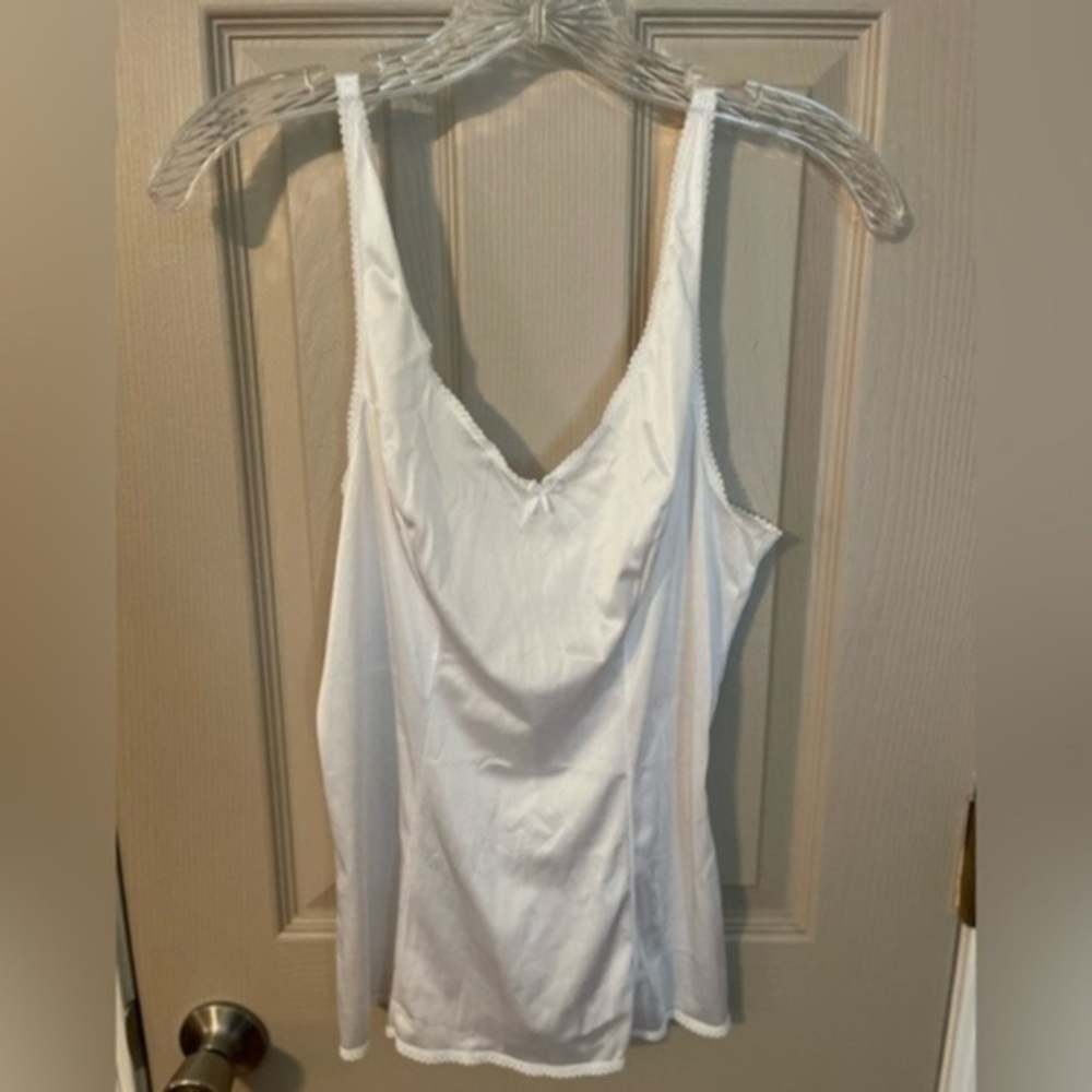 Vanity Fair white nylon lace trim camisole vintage 80s/90s.